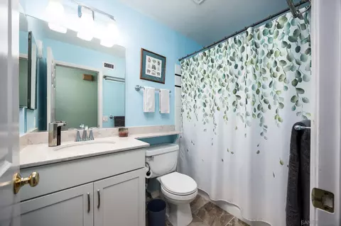 Bath - 14543 High Pine St, Poway, CA 92064 photo 2 of 2