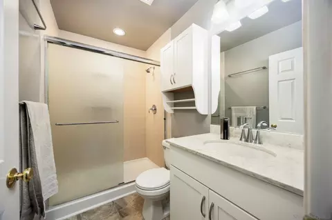 Bath - 14543 High Pine St, Poway, CA 92064 photo 1 of 2