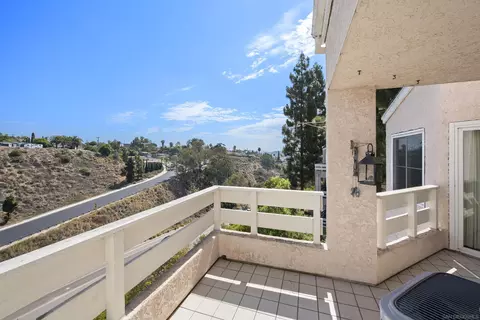 7243 Camino Degrazia UNIT 56, San Diego, CA 92111