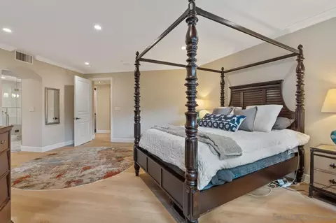 1040 Genter St #104, La Jolla, CA 92037 photo 14