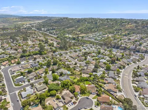 View/Area - 602 Hollyridge Dr, Encinitas, CA 92024 photo 8 of 9