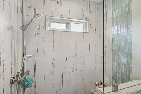 Bath - 602 Hollyridge Dr, Encinitas, CA 92024 photo 4 of 4
