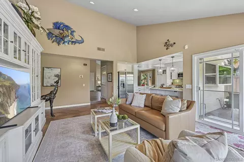 Living - 602 Hollyridge Dr, Encinitas, CA 92024 photo 5 of 5