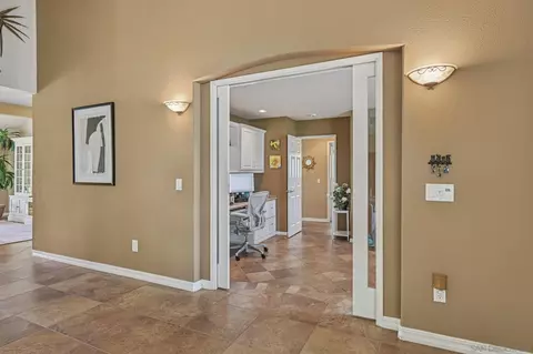 Entry Way - 602 Hollyridge Dr, Encinitas, CA 92024 photo 2 of 3