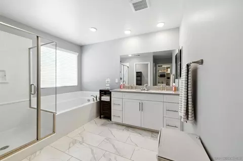 Bath - 8672 Camden Dr, Santee, CA 92071 photo 2 of 3