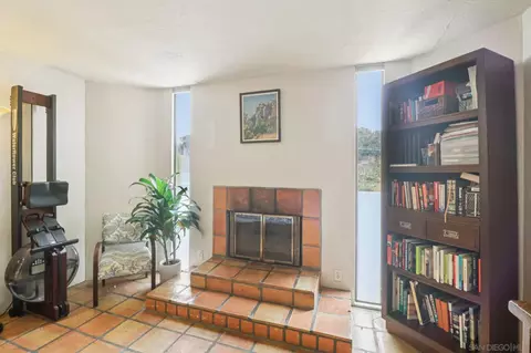 8358 Gilman Dr, La Jolla, CA 92037 photo 24
