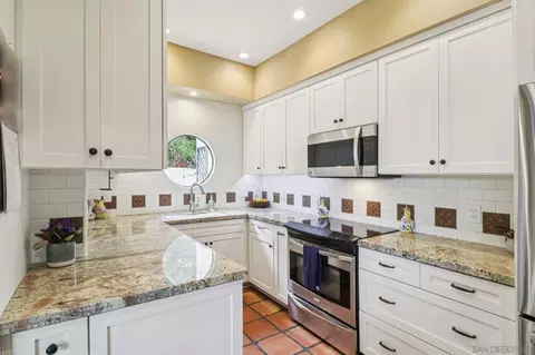 8358 Gilman Dr, La Jolla, CA 92037 photo 4