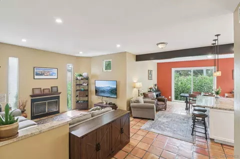 8358 Gilman Dr, La Jolla, CA 92037 photo 6