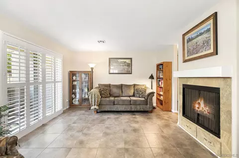 10309 Azuaga St #37, San Diego, CA 92129