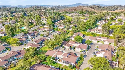 View/Area - 220 Eveningside Gln, Escondido, CA 92026 photo 6 of 8