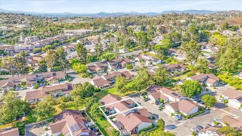 View/Area - 220 Eveningside Gln, Escondido, CA 92026 photo 5 of 8