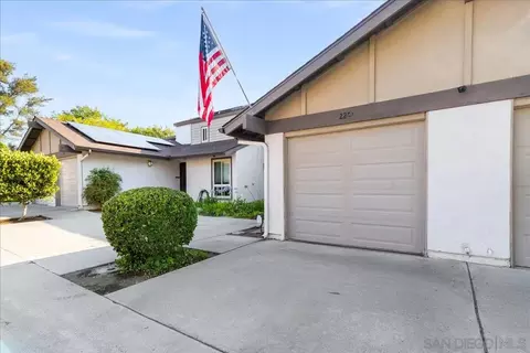 Exterior - 220 Eveningside Gln, Escondido, CA 92026 photo 3 of 8
