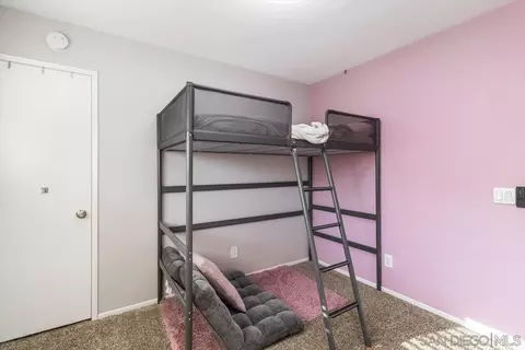 Bedroom - 220 Eveningside Gln, Escondido, CA 92026 photo 4 of 7