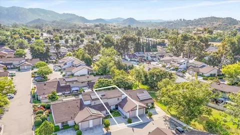 View/Area - 220 Eveningside Gln, Escondido, CA 92026 photo 4 of 8