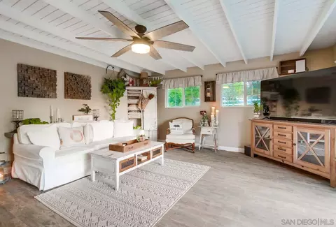 Living - 17048 Handlebar Rd, Ramona, CA 92065 photo 3 of 8