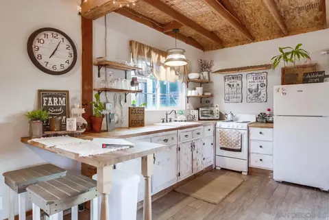 Kitchen - 17048 Handlebar Rd, Ramona, CA 92065 photo 8 of 9