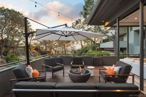 Exterior - 404 Pine Needles, Del Mar, CA 92014 photo 13 of 17