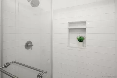 Bath - 661 Balboa Ave, Coronado, CA 92118 photo 2 of 4