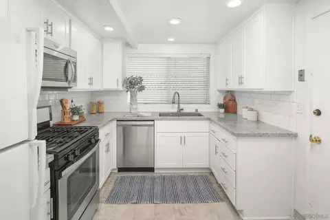 Kitchen - 661 Balboa Ave, Coronado, CA 92118 photo 1 of 3