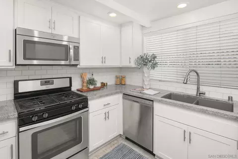 Kitchen - 661 Balboa Ave, Coronado, CA 92118 photo 2 of 3