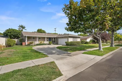 Exterior - 661 Balboa Ave, Coronado, CA 92118 photo 12 of 13