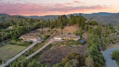 View/Area - 246 Yucca Rd, Fallbrook, CA 92028 photo 2 of 7