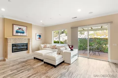 Living - 246 Yucca Rd, Fallbrook, CA 92028 photo 4 of 6