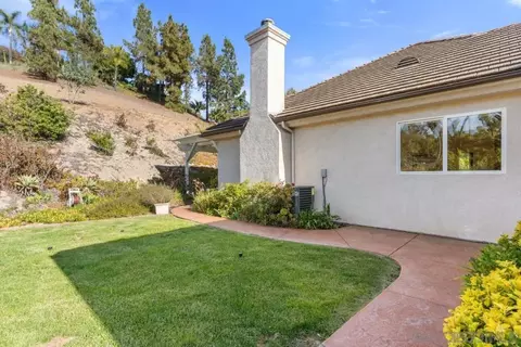 Exterior - 246 Yucca Rd, Fallbrook, CA 92028 photo 8 of 11
