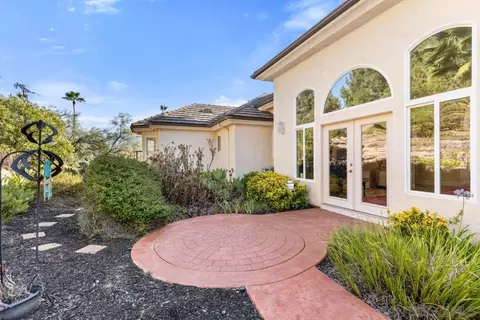 Exterior - 246 Yucca Rd, Fallbrook, CA 92028 photo 6 of 11