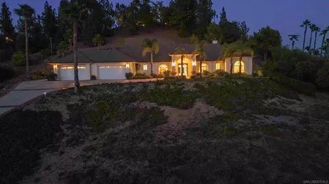 Exterior - 246 Yucca Rd, Fallbrook, CA 92028 photo 9 of 11
