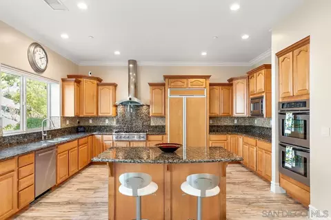 Kitchen - 246 Yucca Rd, Fallbrook, CA 92028 photo 6 of 9
