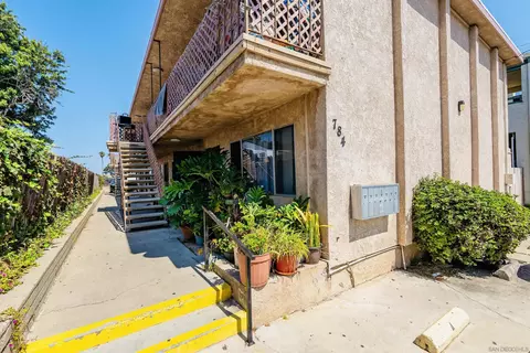 784 Calla Ave, Imperial Beach, CA 91932 photo 2