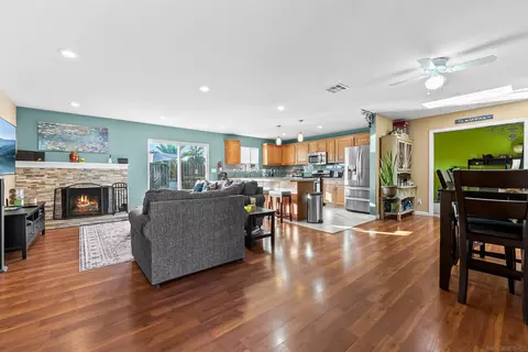 1818 La Corta St, Lemon Grove, CA 91945 photo 2