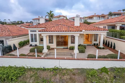 Exterior - 1327 Caminito Batea, La Jolla, CA 92037 photo 7 of 9
