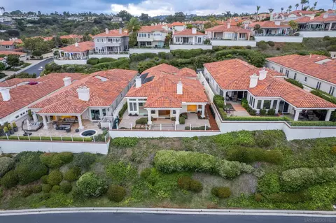 View/Area - 1327 Caminito Batea, La Jolla, CA 92037 photo 5 of 7