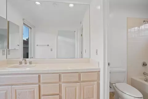 Bath - 1327 Caminito Batea, La Jolla, CA 92037 photo 4 of 5