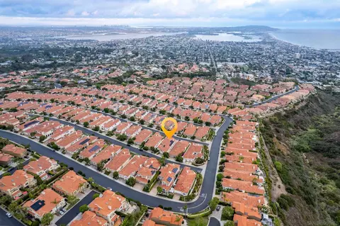 View/Area - 1327 Caminito Batea, La Jolla, CA 92037 photo 6 of 7