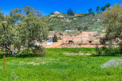 Exterior - 1335 Horsemill Rd, El Cajon, CA 92021 photo 16 of 20