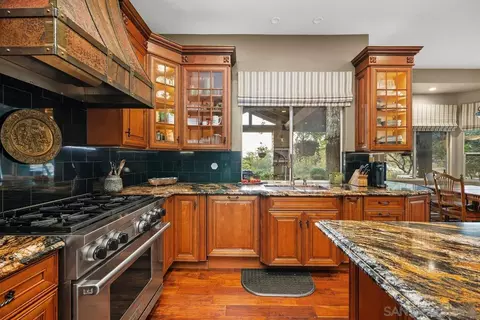 Kitchen - 1335 Horsemill Rd, El Cajon, CA 92021 photo 3 of 4