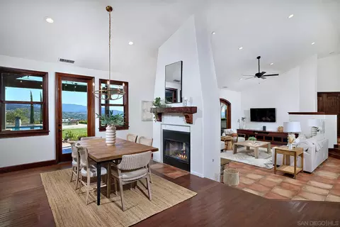 Dining - 38408 Mesa Rd, Temecula, CA 92592 photo 3 of 5