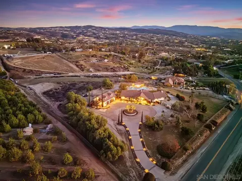 View/Area - 38408 Mesa Rd, Temecula, CA 92592 photo 3 of 9