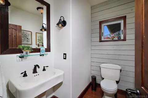 Bath - 38408 Mesa Rd, Temecula, CA 92592 photo 1 of 5