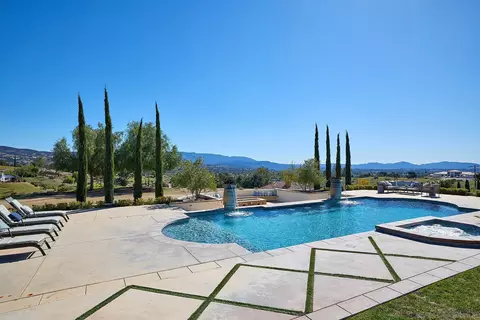 Exterior - 38408 Mesa Rd, Temecula, CA 92592 photo 11 of 17