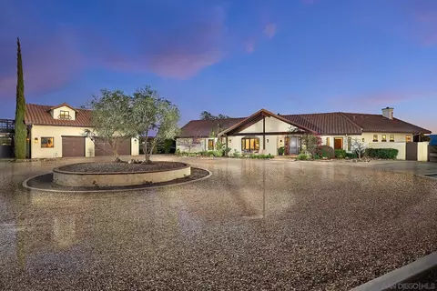 Exterior - 38408 Mesa Rd, Temecula, CA 92592 photo 2 of 17