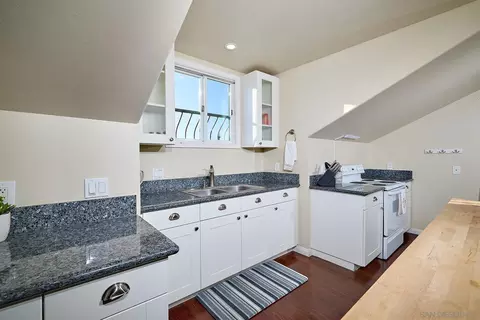 Kitchen - 38408 Mesa Rd, Temecula, CA 92592 photo 6 of 6