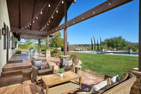 Exterior - 38408 Mesa Rd, Temecula, CA 92592 photo 8 of 17