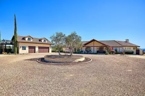 Exterior - 38408 Mesa Rd, Temecula, CA 92592 photo 16 of 17