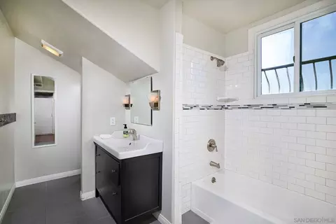 Bath - 38408 Mesa Rd, Temecula, CA 92592 photo 5 of 5