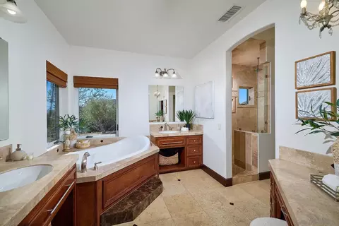 Bath - 38408 Mesa Rd, Temecula, CA 92592 photo 3 of 5