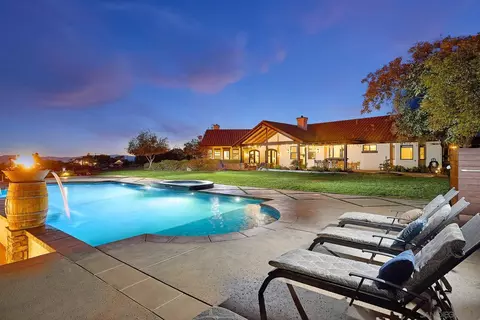 Exterior - 38408 Mesa Rd, Temecula, CA 92592 photo 7 of 17